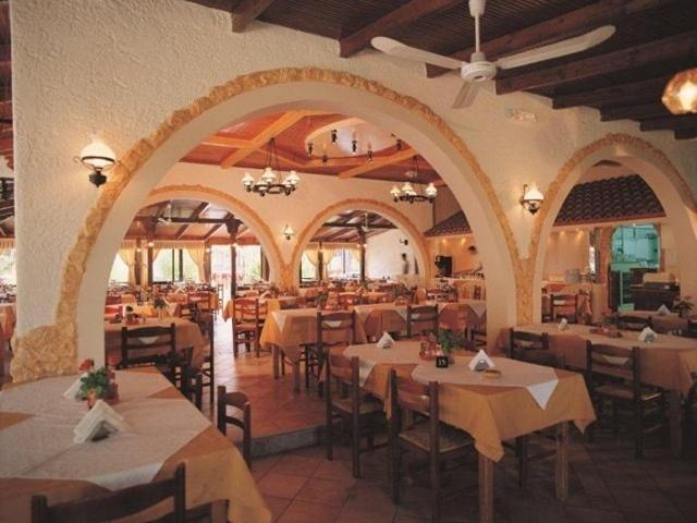Despo Hotel Kato Gouves المطعم الصورة